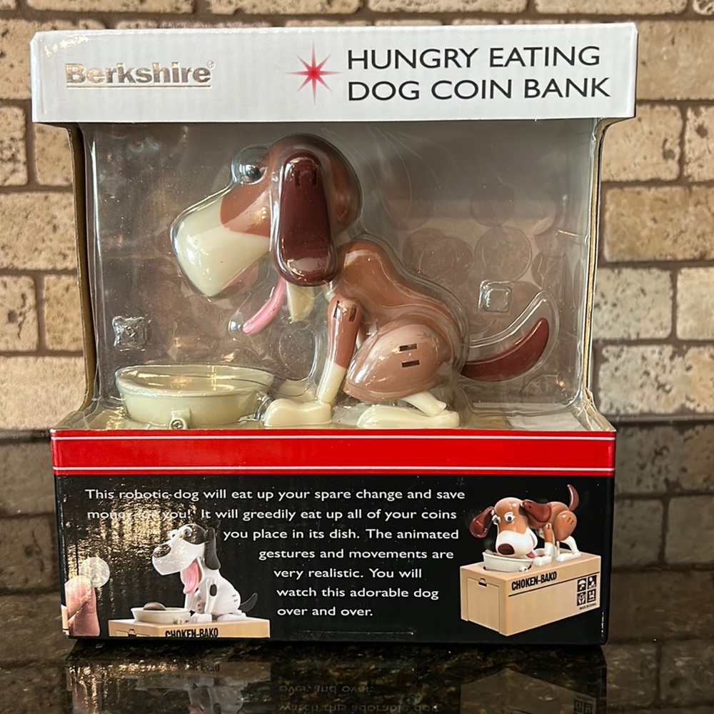 🤎NWT Berkshire Hungry Eating Dog Coin Bank. Novelty present.
